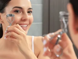 Cara mengatasi bulu mata yang sering rontok akibat eyelash extension atau penjepit bulu mata
