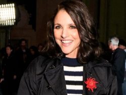 Julia Louis-Dreyfus Cracks Up the Tonys with ChatGPT Joke at 2026 Awards