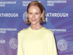 Singer Jewel Reveals Mom Nedra Carroll’s ‘Deep Betrayal’ After $3M Debt Legacy