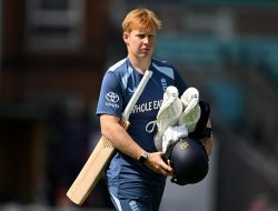 England makes late switch for second test against New Zealand