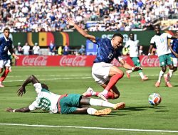 Why didn’t VAR give France a penalty for Mbappe’s tackle in the World Cup?