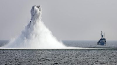 Ranjau di Selat Hormuz: Bahaya yang Mengancam?