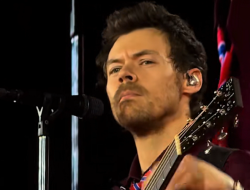 Harry Styles’ Awkward On-Stage Blunder: An Apology to Fans