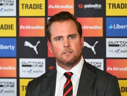 Essendon Legend Backs Bombers President for Club Revival