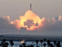 Science fiction? Musk’s lofty SpaceX goals unrealistic, skeptics say
