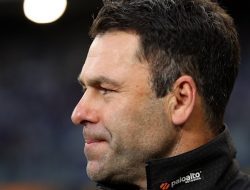 ‘The game punches you’: Solomon silences the noise as Essendon’s chaos escalates