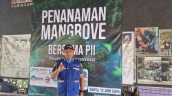 TPS Perluas Program Donasi Oksigen, 2.000 Bibit Mangrove Ditanam di Pesisir Gresik