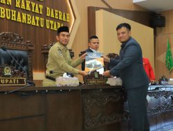 Wabup Labura Sampaikan Jawaban Bupati atas Pandangan Umum Fraksi DPRD