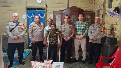 Kapolsek Na IX-X Salurkan Bansos kepada Warga Disabilitas dalam Rangka HUT Bhayangkara ke-80