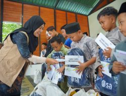 PLN Peduli dan YBM PLN Tebar Kebahagiaan Muharram untuk Anak Yatim di Gresik