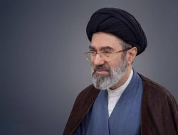 Tiga Putra Khamenei Hadir di Upacara Pemakaman