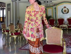 10 Gaya Rania Yamin dengan Kain yang Modis dan Anggun