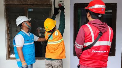 PLN Jatim Sambungkan Listrik Gratis ke Warga Prasejahtera Bondowoso