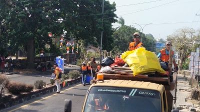 60 Petugas Kebersihan DLH Bangka Hebat, Hitungan Jam, Jalanan Kembali Bersih