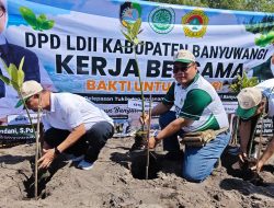 Tanam 1.000 Mangrove dan Lepas 50 Tukik, LDII Jatim Ajak Warga Jaga Pesisir