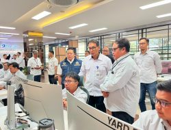 Kunjungi Terminal Teluk Lamong, Kemenhub Apresiasi Transformasi Green Port dan Elektrifikasi