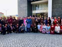 Dafam Pacific Caesar Surabaya Gelar Upacara dengan Balutan Busana Adat Nusantara