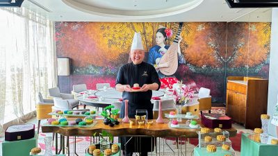 VASA Hotel Surabaya Ubah Mooncake Menjadi Karya Seni Lewat Moonlight Lunar Gallery