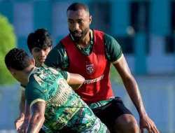 Bhayangkara FC ganti pelatih! Bernardo Tavares justru waspadai ledakan lawan Persebaya Surabaya