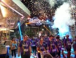Aloft Surabaya Ajak 280 Peserta Nikmati Lari 5K dengan Konsep Silent Disco