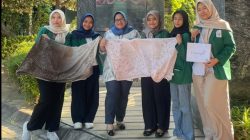 Pelestarian Batik Ciamis Mengalir Lewat Inovasi Hijab Mahasiswa Unusa