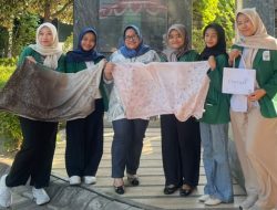 Pelestarian Batik Ciamis Mengalir Lewat Inovasi Hijab Mahasiswa Unusa
