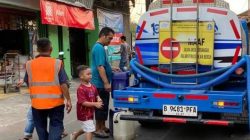 Warga Pegadungan Apresiasi Bantuan Air Bersih PAM JAYA: Terima Kasih PAM JAYA