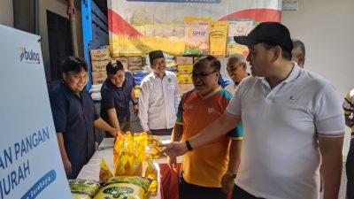 Karantina Jatim Gandeng Bulog Gelar Bazar Murah, Warga Juga Bisa Vaksin Rabies Gratis