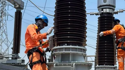 PLN UIT JBM Peremajaan Peralatan Transmisi di GI 150 kV Gondangwetan