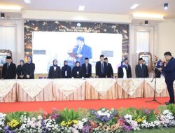 Delapan Fakultas UNITOMO Kini Dipimpin Dekan Baru