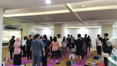 Grand Whiz Praxis Surabaya Ajak Pasangan Calon Orang Tua Persiapkan Kehamilan Lewat Edukasi dan Yoga