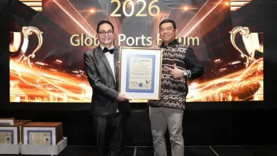 Terminal Teluk Lamong Borong Dua Penghargaan Internasional di Singapura