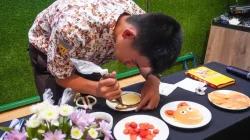 Mercure Surabaya Grand Mirama Ajak Siswa SMALB Kenalkan Batik Lewat Cara yang Tak Biasa